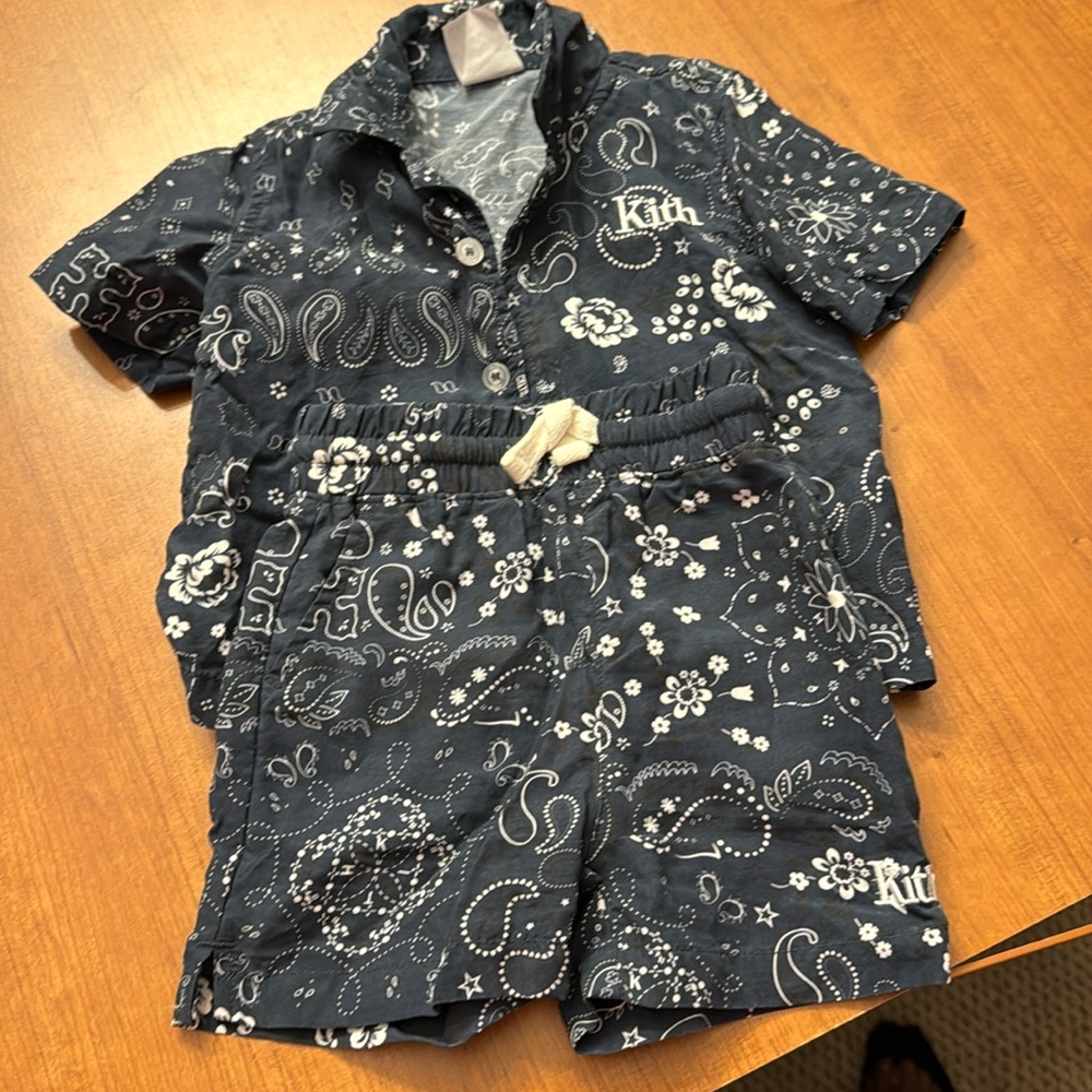 Kith set 9-12 months